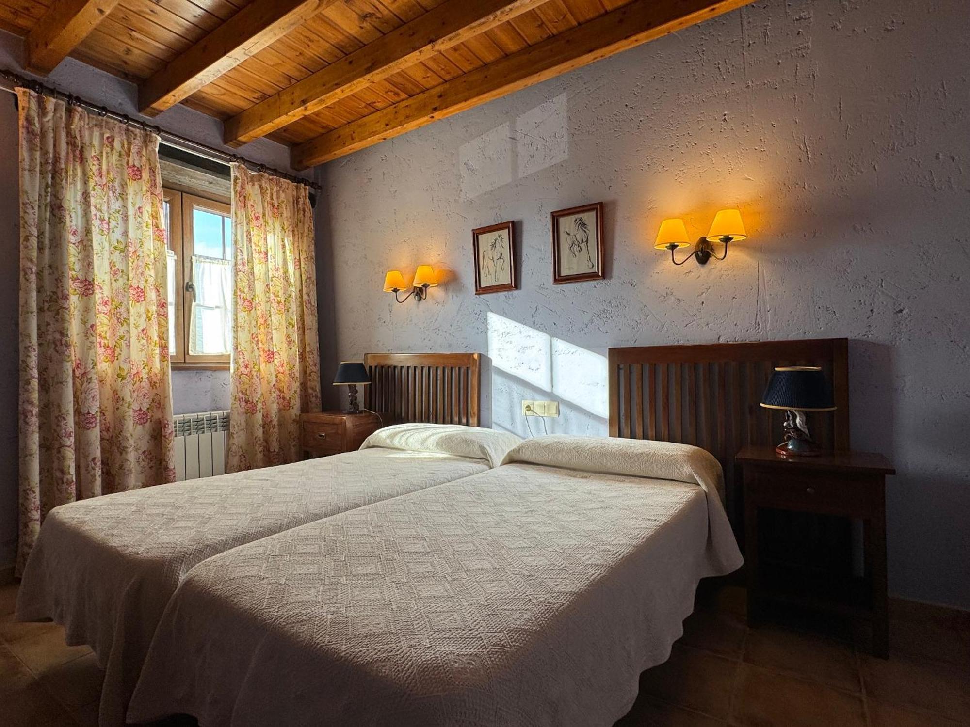 Casa Rural La Socarrena Guest House Luzmela Екстериор снимка